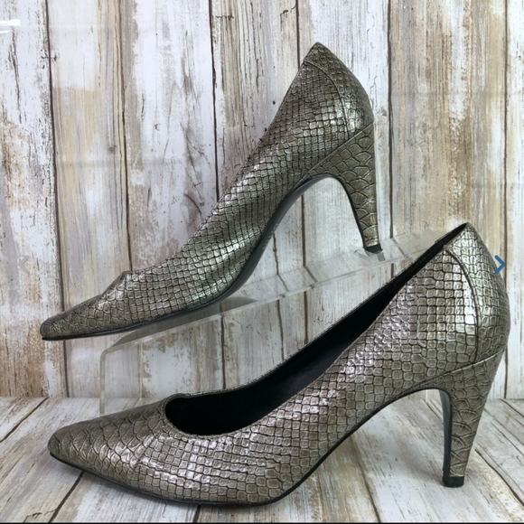 Mootsie Toosie Heels Size 8.5 Bronzed Snakeskin - Picture 3 of 9